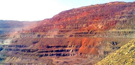 Экскурсия по крупнейшему железорудному карьеру