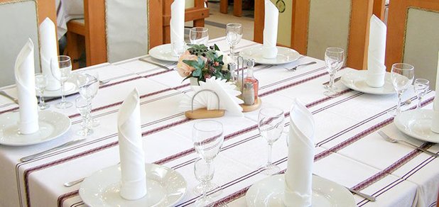 https://cdn1.pokupon.ua/uploaded/new_campaign_pictures/423763/data/main620x292/restaurant_restaurant.jpg?1504529249