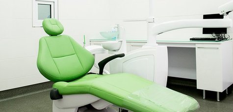 УЗ-чистка зубов и Air Flow в «Dental Clinic»