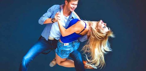 Занятия танцами в школе танцев «Файна Salsa»