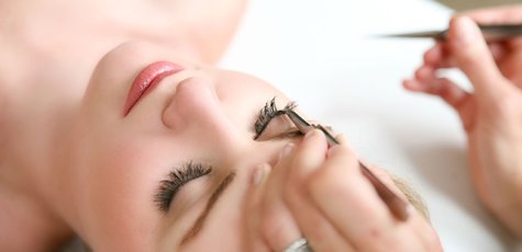 Уход за бровями и ресницами в «Soledad Beauty»