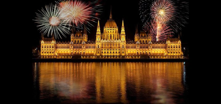 https://cdn1.pokupon.ua/uploaded/new_campaign_pictures/441626/data/main720x340/budapest-parliament-according-to-hungary-fireworks-37854_%281%29.jpg?1513178986