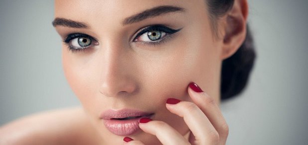 https://cdn1.pokupon.ua/uploaded/new_campaign_pictures/442245/data/main620x292/permanentnyj-makiyazh.jpg?1513938168