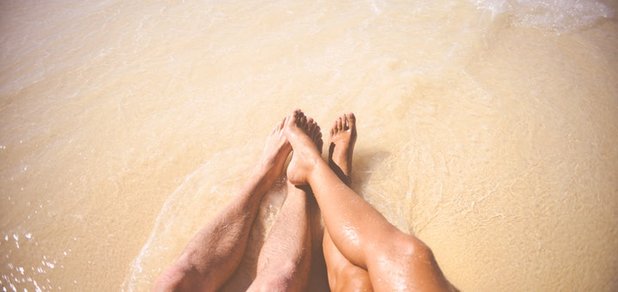 https://cdn1.pokupon.ua/uploaded/new_campaign_pictures/442298/data/main620x292/sea-beach-vacation-couple.jpg?1513603735