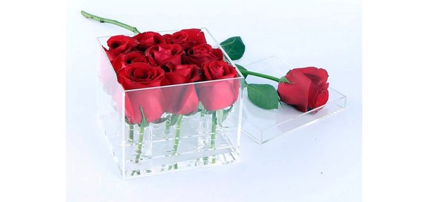 https://cdn1.pokupon.ua/uploaded/new_campaign_pictures/445697/data/main620x292/Clear-Acrylic-Gift-Box-Acrylic-Rose-Flower-Box-With-Lid.jpg_640x640_%281%29.jpg?1516116882