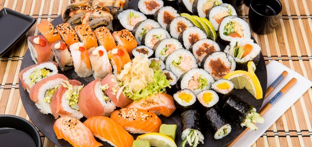 https://cdn1.pokupon.ua/uploaded/new_campaign_pictures/447758/data/main620x292/hoshi-sushi-wroclaw-zestaw-sushi_n4nfcd6.jpg?1517300210