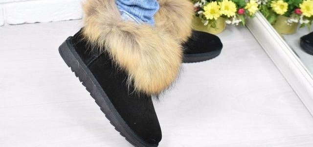 https://cdn1.pokupon.ua/uploaded/new_campaign_pictures/448344/data/main720x340/product-Zamshevie-zhenskie-uggi-s-naturalnim-mehom-enota-chernie-3751_aba39fe4795a01c6185477d5022ce692.ipthumb640xprop.jpg?1517471797