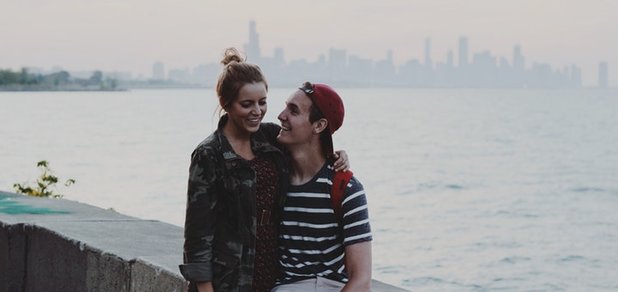 https://cdn1.pokupon.ua/uploaded/new_campaign_pictures/449343/data/main620x292/couple-love-water-summer.jpg?1517991424