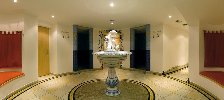 https://cdn1.pokupon.ua/uploaded/new_campaign_pictures/455822/data/main720x340/wellness-beauty-treatment-in-mayrhofen-tirol-relaxation-area_01.jpg?1518922710