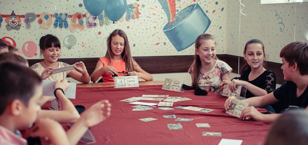 https://cdn1.pokupon.ua/uploaded/new_campaign_pictures/459240/data/main620x292/%D0%B8%D0%B3%D1%80%D0%B0%D1%82%D1%8C_%D0%B2_%D0%BC%D0%B0%D1%84%D0%B8%D1%8E_%D0%B2_%D0%B4%D0%BD%D0%B5%D0%BF%D1%80%D0%B5_%2811%29.jpg?1518938325