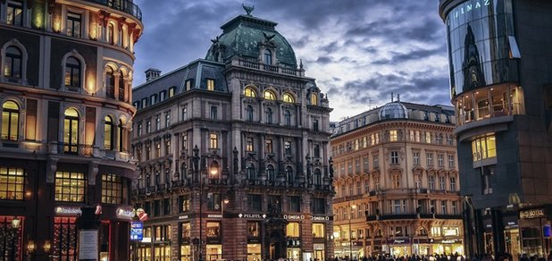 https://cdn1.pokupon.ua/uploaded/new_campaign_pictures/474216/data/main620x292/nochnaya-vena-poezdka-v-venu.jpg?1522141909