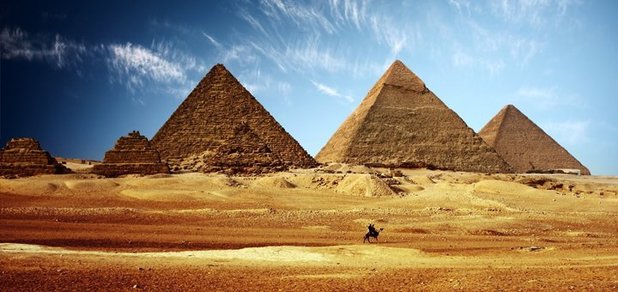 https://cdn1.pokupon.ua/uploaded/new_campaign_pictures/481403/data/main620x292/World___Egypt_A_lone_camel_on_a_background_of_the_pyramids_099603_.jpg?1524580052