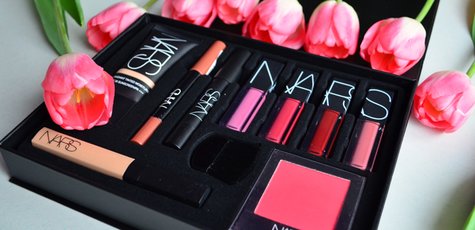Скидка 59% на набор косметики NARS