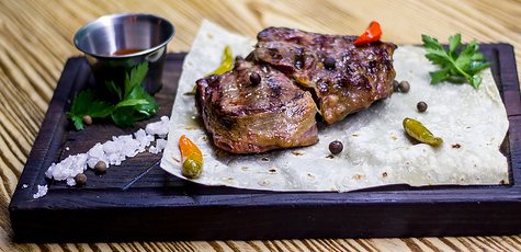 Скидка 50% на всё меню кухни и бара в «Grill Pub»