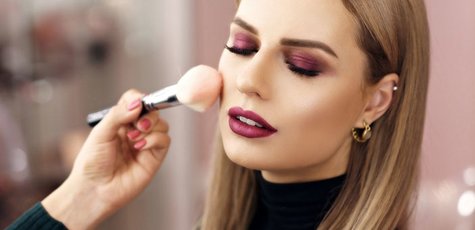 Скидка до 70% на дизайн, покраску бровей и макияж 