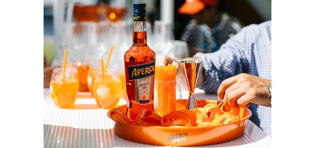 https://cdn1.pokupon.ua/uploaded/new_campaign_pictures/492187/data/main620x292/aperol-spritz-001.jpg?1529479008