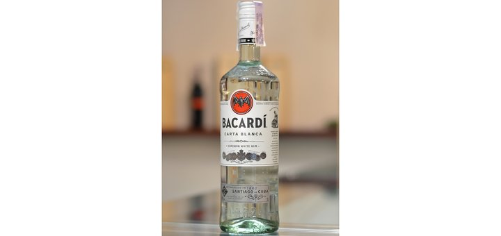 https://cdn1.pokupon.ua/uploaded/new_campaign_pictures/495698/data/main720x340/rom-bakardi-superor-bacardi-superior-1-5-goda-40-1l.jpg?1531297090