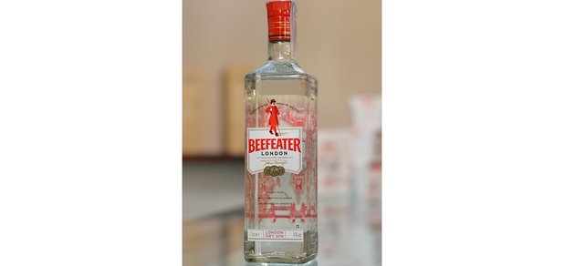 https://cdn1.pokupon.ua/uploaded/new_campaign_pictures/499046/data/main620x292/dzhin-bifiter-beefeater-47-1l-real-photo-not-logo.jpg?1532501501