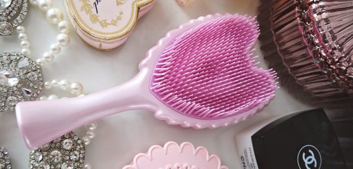 https://cdn1.pokupon.ua/uploaded/new_campaign_pictures/504309/data/main720x340/rascheska-tangle-teezer-19.jpg?1534428926