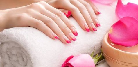 Маникюр с покрытием и дизайном в «Soledad Beauty»