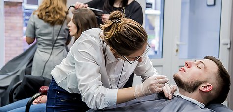 Мужская стрижка и коррекция бороды от «LEO»