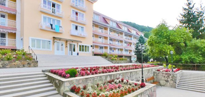 https://cdn1.pokupon.ua/uploaded/new_campaign_pictures/511623/data/main720x340/Sanatoriy-Borzhava-glavnyiy-korpus20180914-18266-4u1f7i.jpg?1536935977