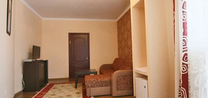 https://cdn1.pokupon.ua/uploaded/new_campaign_pictures/512037/data/main720x340/Gostinica-Mozola-nomer-Lyuks-foto-1072059z600.jpg?1537179652