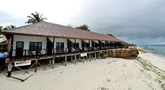 https://cdn1.pokupon.ua/uploaded/new_campaign_pictures/514551/data/main620x292/amaan-beach-bungalows.jpg?1537868284