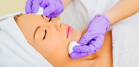 УЗ или комбинированная чистка лица в центре «Skin»