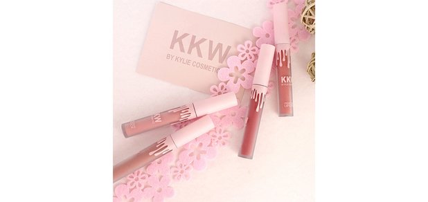 https://cdn1.pokupon.ua/uploaded/new_campaign_pictures/516716/data/main620x292/908_product-Baellerry-Forever-nabor-iz-4-pomad-Kylie-Creme-Liquid-Lipsticks-Kkw-v-podarok_f08c0db02f4d5f1f439233a8ba6ed91f.jpg?1538490532