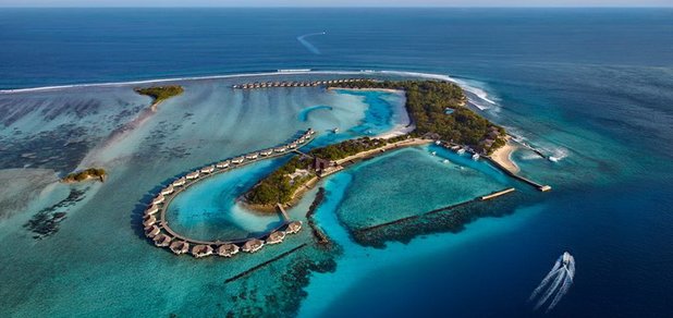 https://cdn1.pokupon.ua/uploaded/new_campaign_pictures/521470/data/main620x292/Ellaidhoo_Maldives_by_Cinnamon_9.jpg?1540297329