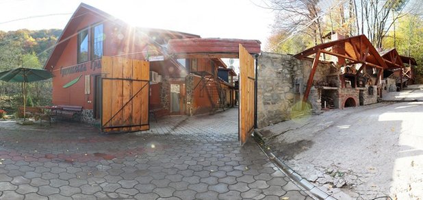 https://cdn1.pokupon.ua/uploaded/new_campaign_pictures/530578/data/main620x292/Gutsulska-grazhda-Vyzhenka_2.jpg?1542983118
