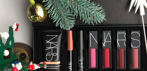 Скидка 65% при покупке 2-х наборов косметики NARS