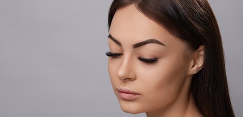 Коррекция классических нарощенных ресниц