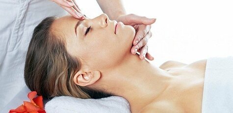 Up to 5 facial massage sessions in the Beauty Room