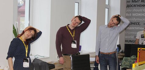 Месяц занятий йогой в офисе от «Office Massage»