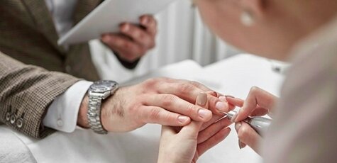 Мужской маникюр, педикюр с покрытием в «Savoya»