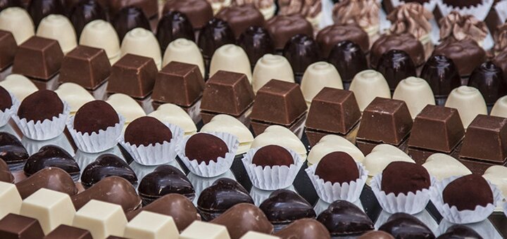 https://cdn1.pokupon.ua/uploaded/new_campaign_pictures/557787/data/main720x340/choco_wine_lf_catering_1.jpg?1549630333