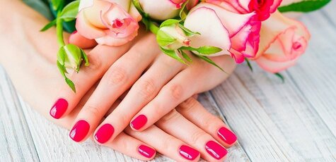 Маникюр и педикюр в студии «Beauty house»