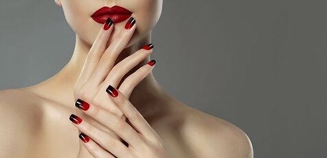 Маникюр и педикюр в салоне «Combi Beauty Room»