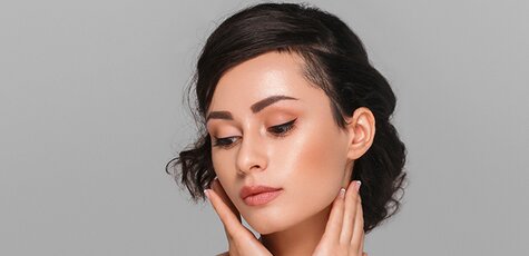 Уходовая процедура за кожей лица и шеи