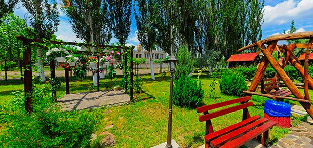 https://cdn1.pokupon.ua/uploaded/new_campaign_pictures/567071/data/main620x292/Dvor.jpg?1552398504