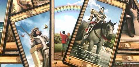 Online layout on tarot cards with a forecast 