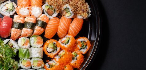 Скидка 50% на все меню с доставкой в «Sushi Ushi»