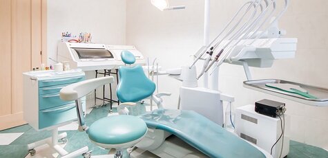 Профессиональная гигиеническая чистка зубов 