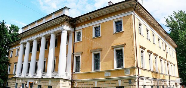 https://cdn1.pokupon.ua/uploaded/new_campaign_pictures/583001/data/main620x292/1200px-The_building_of_gymnasium_for_boys_%28Chernigov%29.jpg?1556110490