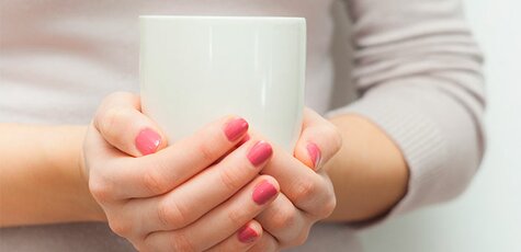 Скидка 32% на маникюр с однотонным гель-лаком
