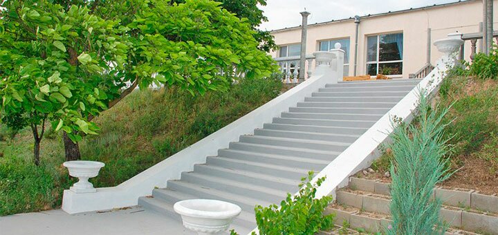 https://cdn1.pokupon.ua/uploaded/new_campaign_pictures/586769/data/main720x340/dining-area-3-1.jpg?1557308964