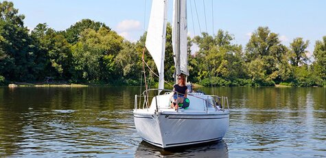 Скидка 45% на прогулку под парусами от Yacht Fun
