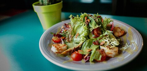 Суп, салат в ресторане «Taco House»